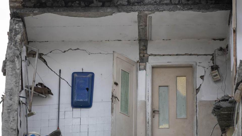 U zemljotresu uništeno oko 5,5 hiljada domova | Radio Televizija Budva