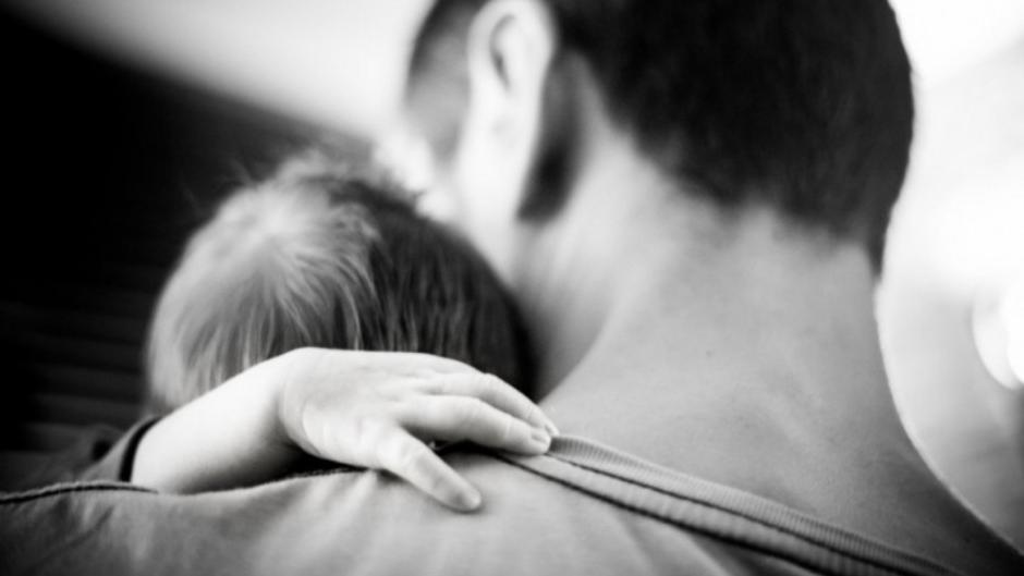 Zbog nedavanja alimentacije 16 osuđujućih odluka, sve više samohranih očeva traži pomoć | Radio Televizija Budva