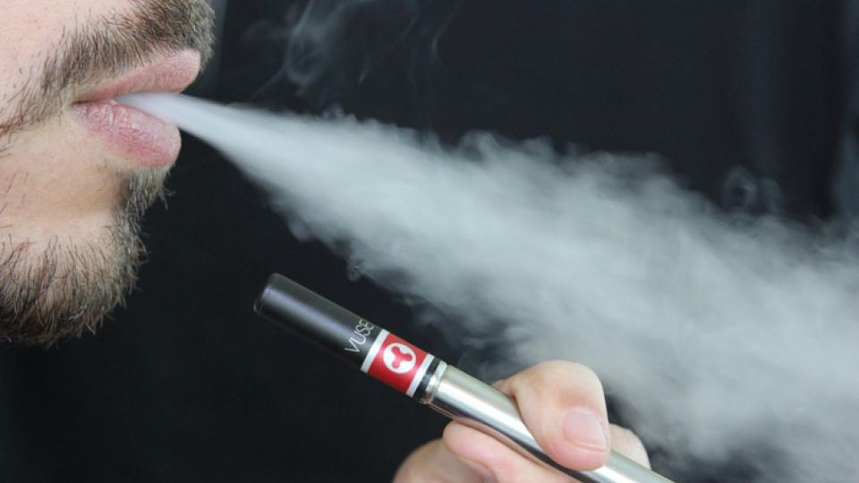 Kakva su pravila o korišćenju e-cigareta u svijetu? | Radio Televizija Budva