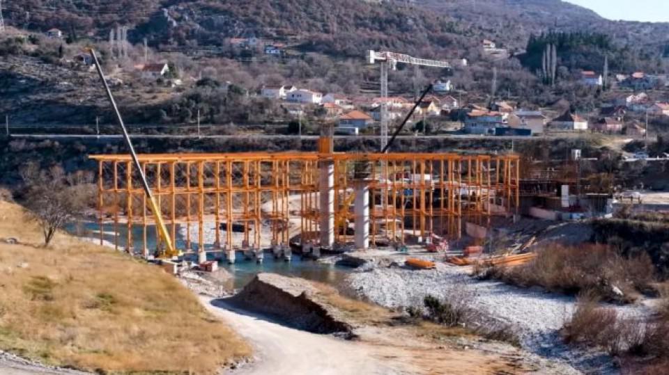 Angažovano 150 radnika: Petlja Smokovac se gradi intenzivno | Radio Televizija Budva