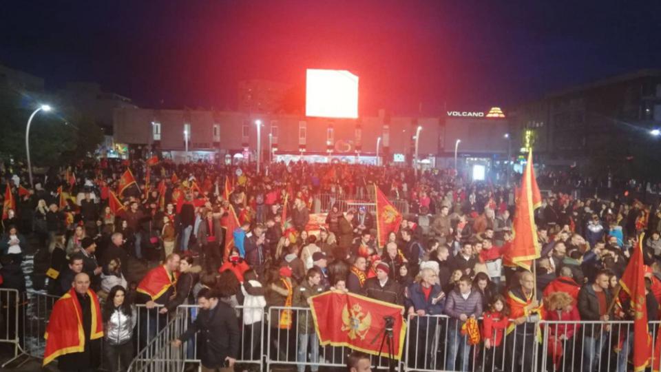 Vaterpolisti stigli: Trg Nezavisnoti pun građana | Radio Televizija Budva