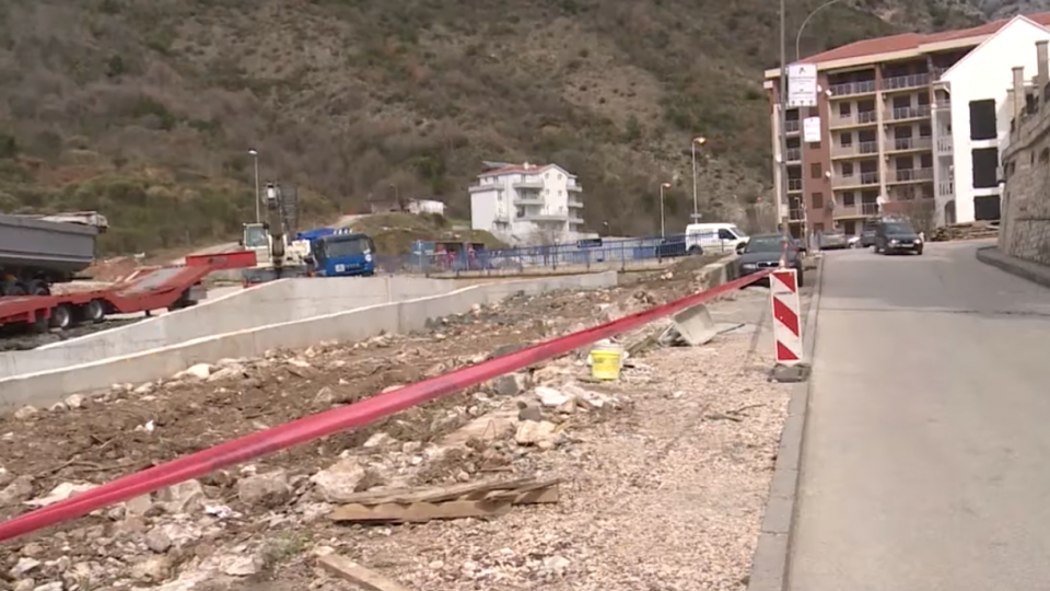 U toku rekonstrukcija Ulice Dionisije Miković u Bečićma | Radio Televizija Budva