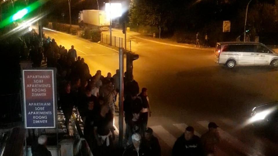 Budvani krenuli u protestnu šetnju zbog hapšenja episkopa Joanikija | Radio Televizija Budva