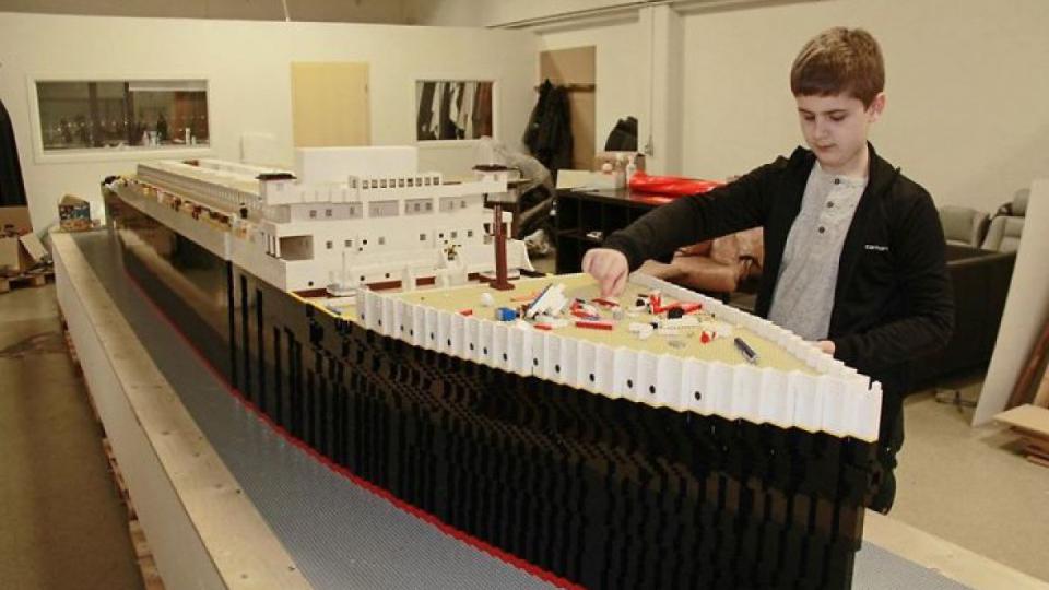 Dječak iz Islanda napravio najveću repliku Titanika od Lego kockica | Radio Televizija Budva