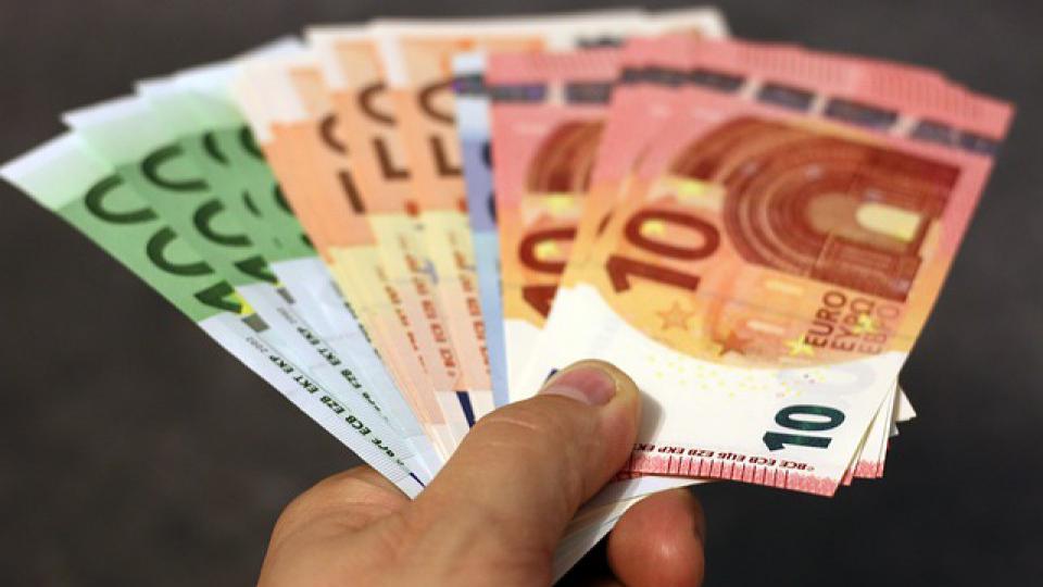 Plate u javnom sektoru 101 euro veće nego kod privatnika | Radio Televizija Budva