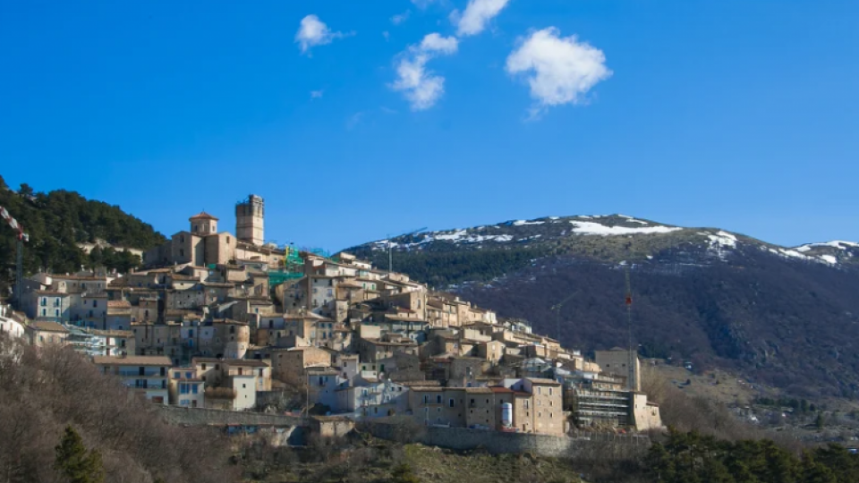 Italijansko selo Santo Stefano plaća ljudima da dosele | Radio Televizija Budva