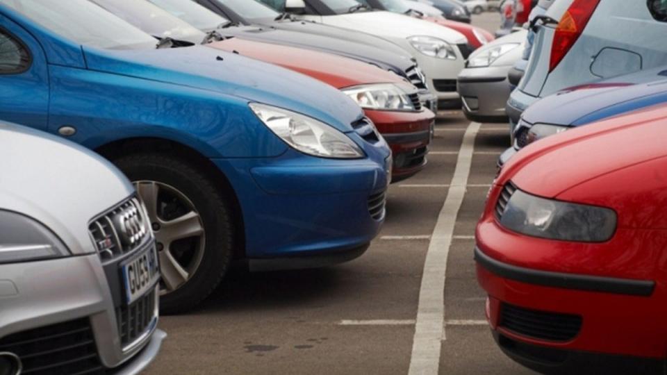Od 1. jula zabrana uvoza vozila starijih od 15 godina | Radio Televizija Budva