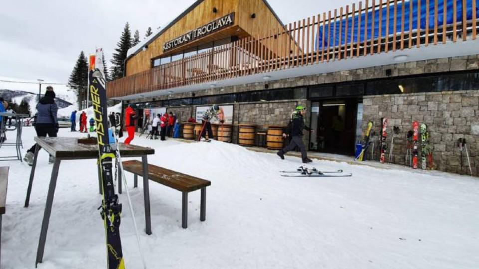 Snijeg pokrio koronu: Rekordna posjećenost crnogorskim skijalištima | Radio Televizija Budva