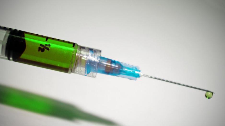 Prva doza vakcine Fajzer efikasna 72% | Radio Televizija Budva