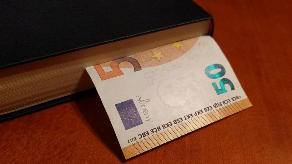 Radnicima koji čitaju bonus od 100 eura: Nagrada se udvostručuje sa sljedećom pročitanom knjigom | Radio Televizija Budva
