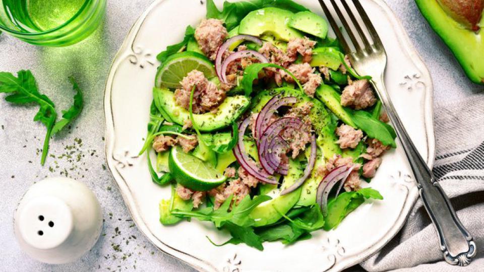 Obrok salata sa tunjevinom i avokadom | Radio Televizija Budva