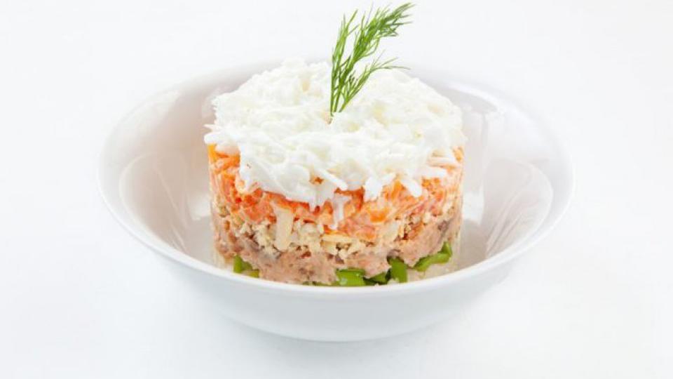 Obrok salata od povrća, tunjevine i jaja | Radio Televizija Budva