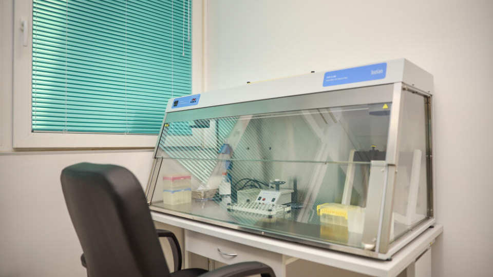 Deripaska donirao visokotehnološku PCR laboratoriju | Radio Televizija Budva