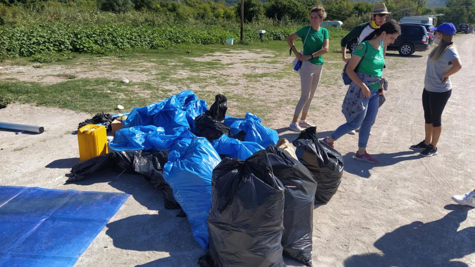 Volonteri sakupili više od tri tone otpada | Radio Televizija Budva