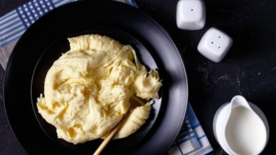 Topljeni sir u kombinaciji sa pireom je francuski specijalitet koji će vas ostaviti bez riječi | Radio Televizija Budva