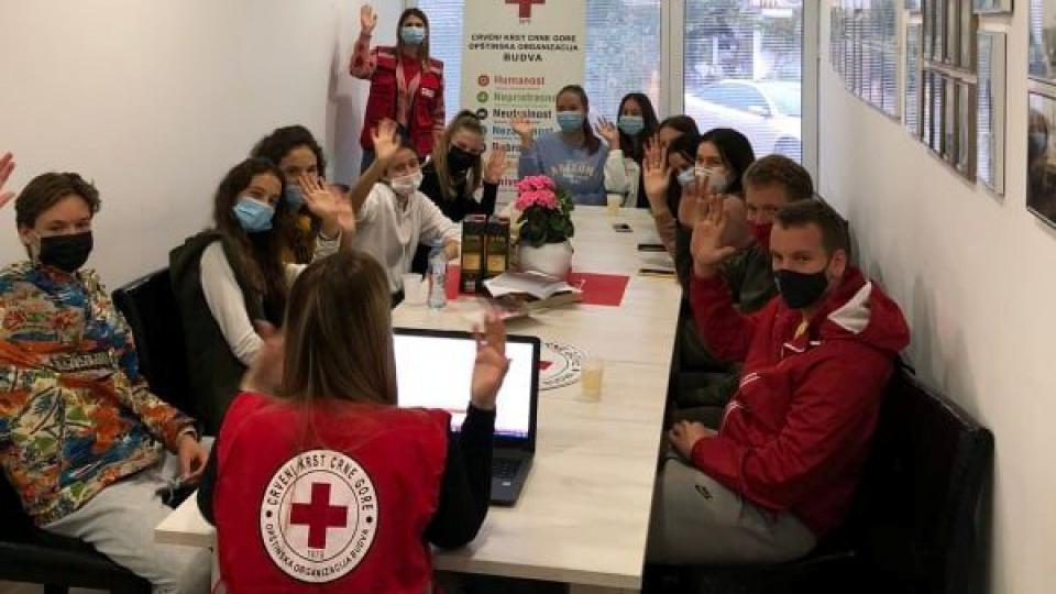 Volonteri CK Budva rade na podizanju svijesti o važnosti vakcinacije | Radio Televizija Budva
