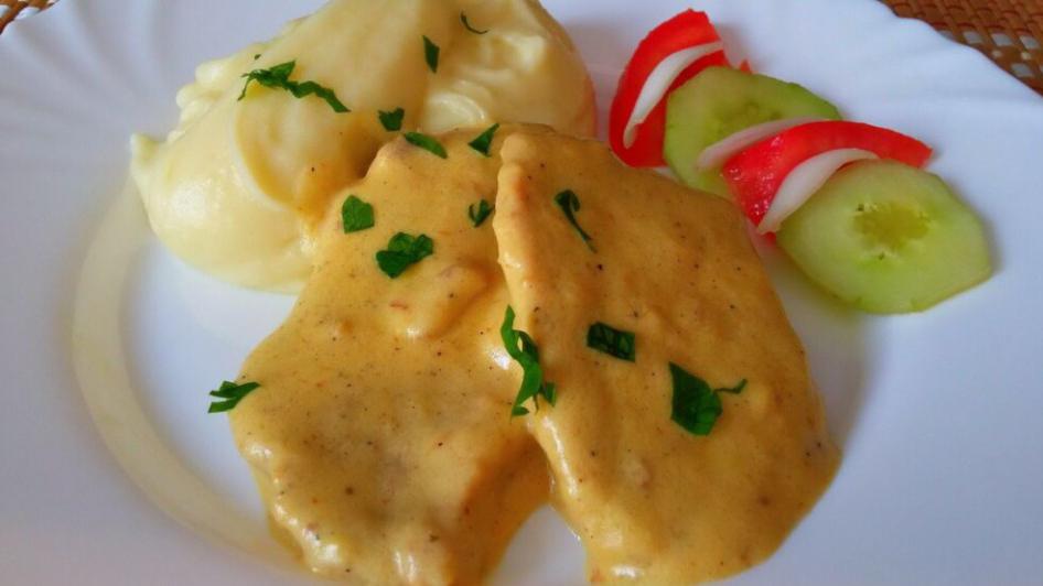Predlog za ručak: Šnicle u sosu od pavlake i senfa | Radio Televizija Budva