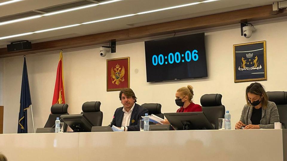 (VIDEO) Carević i Radović tačke razdora u budvanskom parlamentu: Traže se ostavke, Budva u blokadi | Radio Televizija Budva