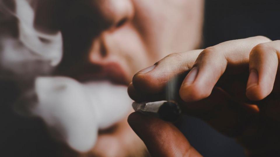 Oko 3/4 pušača želi da donosioci odluka uzmu u obzir njihove stavove u izradi propisa o  duvanu i nikotinu | Radio Televizija Budva