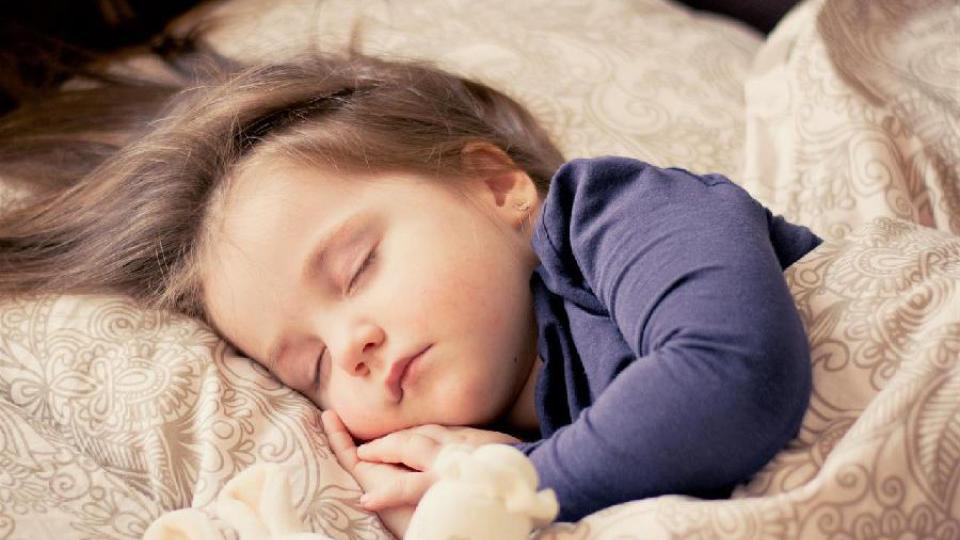 Ljekari upozoravaju roditelje čija djeca malo ili loše spavaju | Radio Televizija Budva