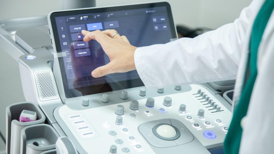 Opštini Kotor i Opštoj bolnici Kotor doniran 4D ultrazvučni aparat | Radio Televizija Budva