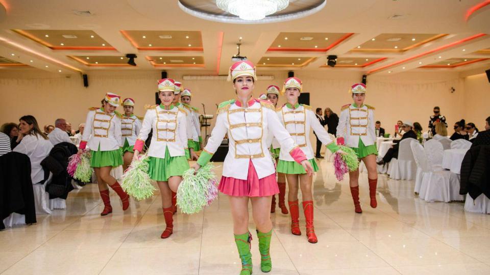 Svečano otvorene zimske kotorske karnevalske fešte | Radio Televizija Budva
