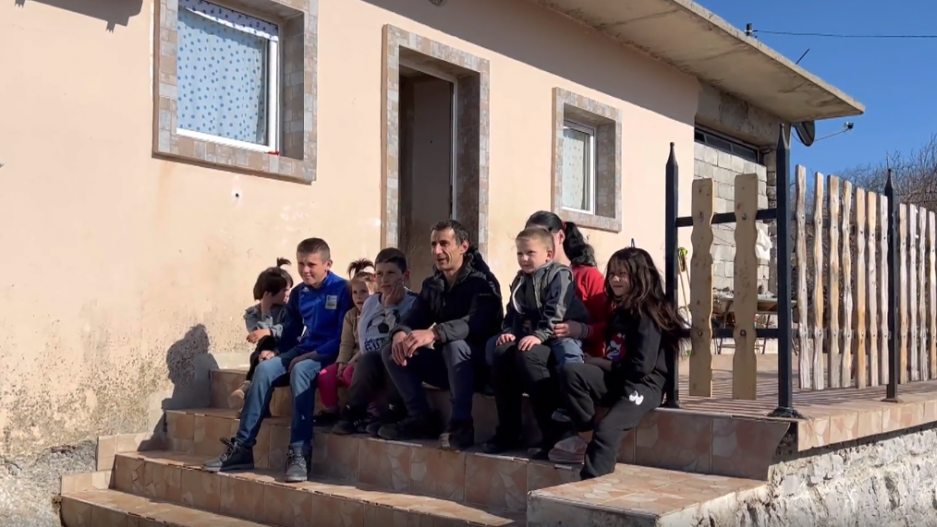 Osmočlana porodica živi od 300 eura socijalne pomoći | Radio Televizija Budva