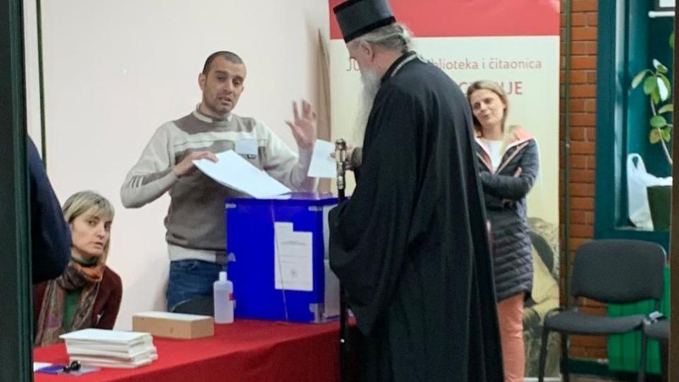 Mitropolit Joanikije glasao na Cetinju | Radio Televizija Budva