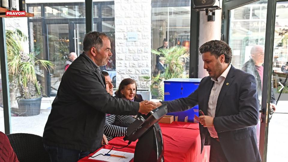 Dritan Abazović glasao na predsjedničkim izborima | Radio Televizija Budva