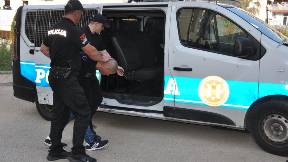 Pretresom u Budvi pronađeno oko 90 grama kokaina, uhapšen osumnjičeni | Radio Televizija Budva