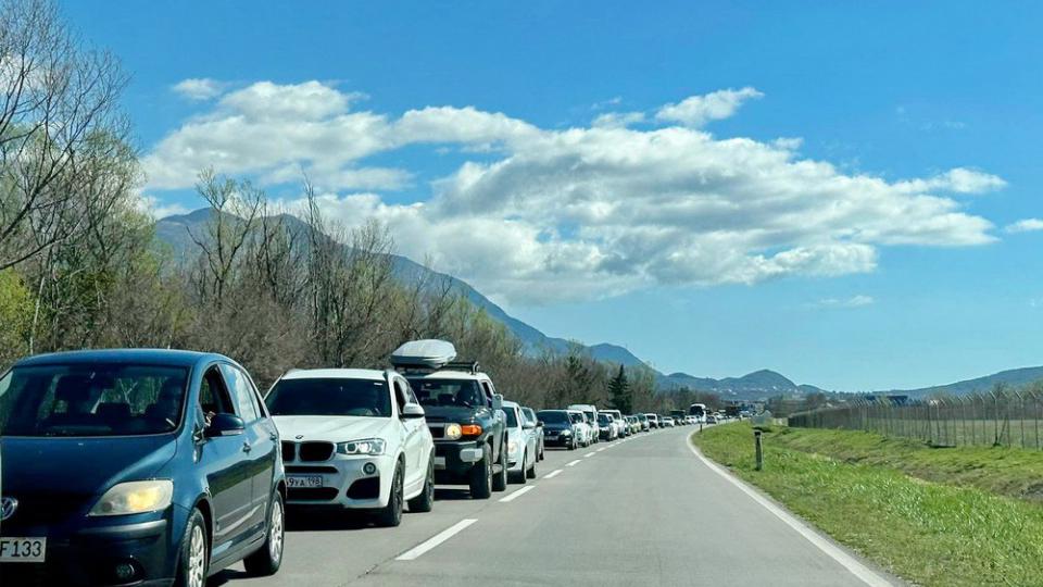 Putem Kotor – Tivat – Budva ljeti prođe 30.000 vozila na dan | Radio Televizija Budva