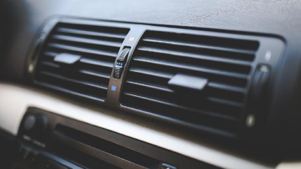 Koliko goriva potroši klima u vašem automobilu? | Radio Televizija Budva