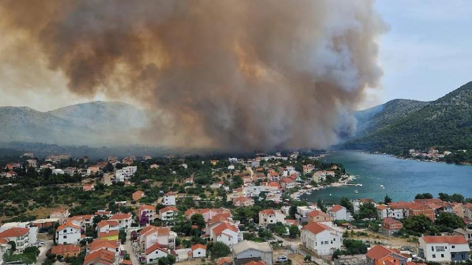 Požar u Dalmaciji, gašenje otežava vjetar | Radio Televizija Budva
