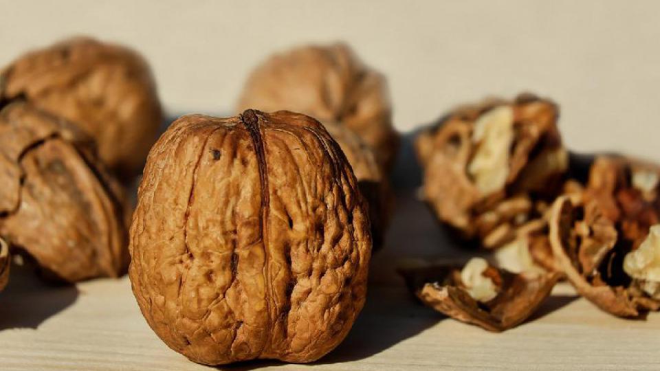 Šta se događa sa tijelom ako svakoga dana jedete orahe? | Radio Televizija Budva