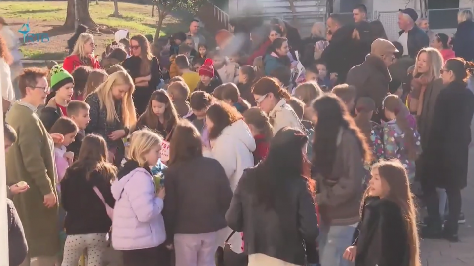 (VIDEO) Uspješno održan novogodišnji bazar u Drugoj osnovnoj školi | Radio Televizija Budva