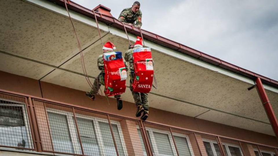 Alpinisti VCG iznenadili mališane u Kliničkom centru: Paketići stigli s vrha zgrade | Radio Televizija Budva
