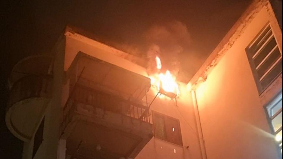 (VIDEO) Gorio stan u Golubovini, vatrogasi brzom intervencijom ugasili vatru | Radio Televizija Budva