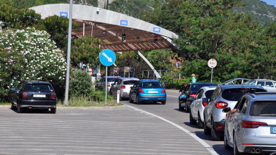 Povećan promet putnika na graničnim prelazima za 30% tokom 2023. | Radio Televizija Budva