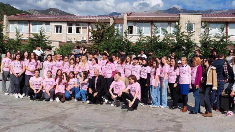 (FOTO/VIDEO) Nizom aktivnosti u srednjoj školi “Danilo Kiš” obilježen Dan borbe protiv vršnjačkog nasilja | Radio Televizija Budva