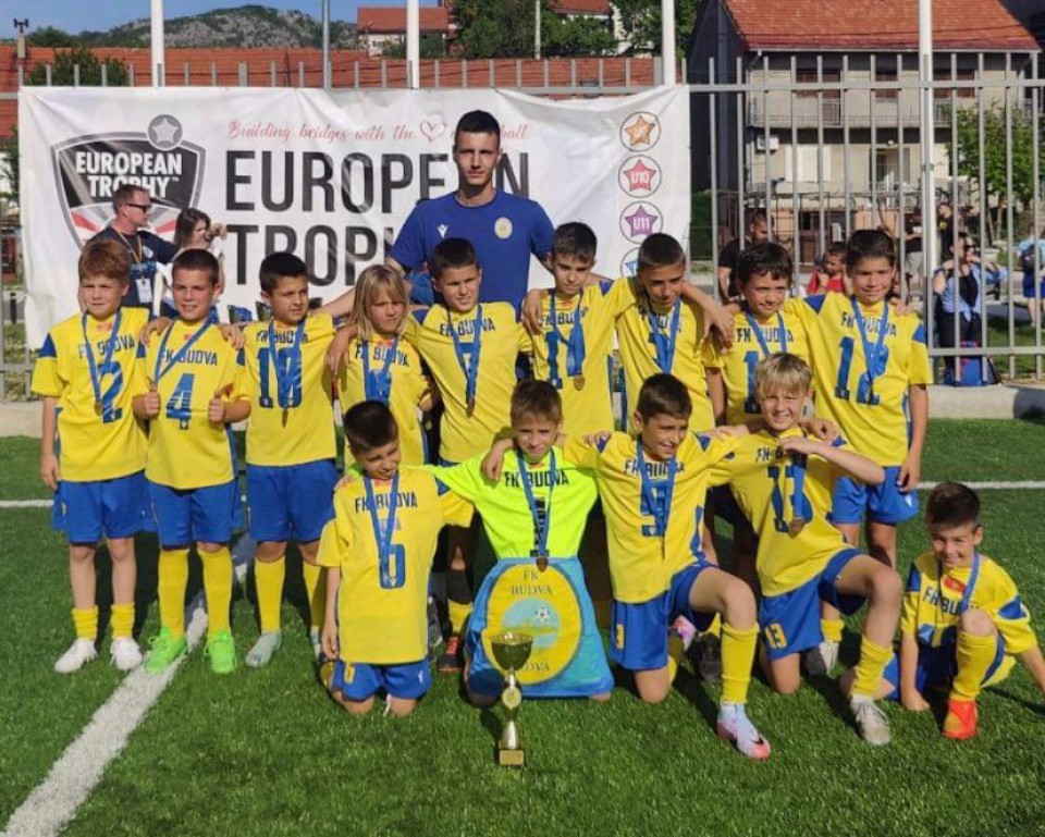 (FOTO) Dječaci iz FK Budva osvojili treće mjesto na Europa Trophey